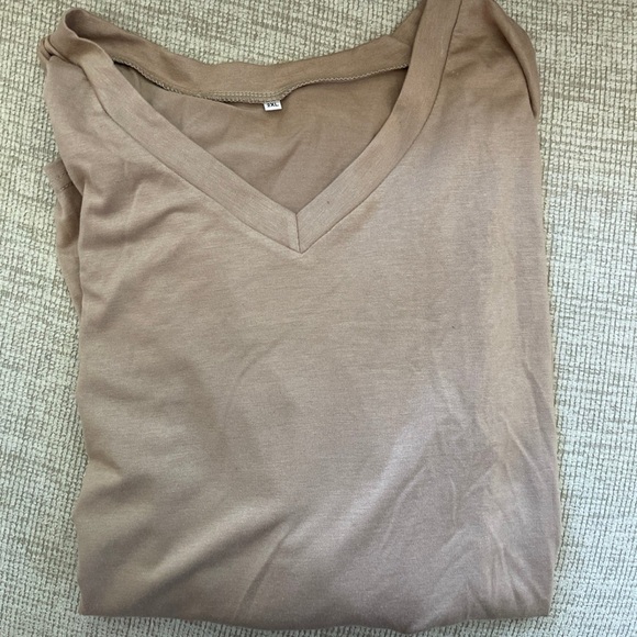 Shirts - Picture 5 of 6